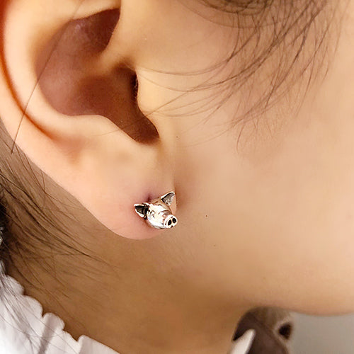 子豚の顔ピアス