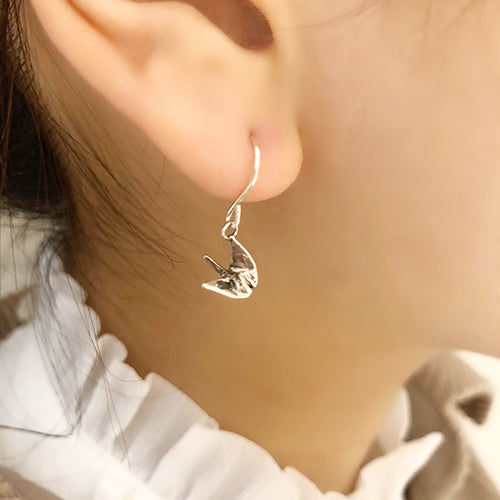 折鶴ピアス