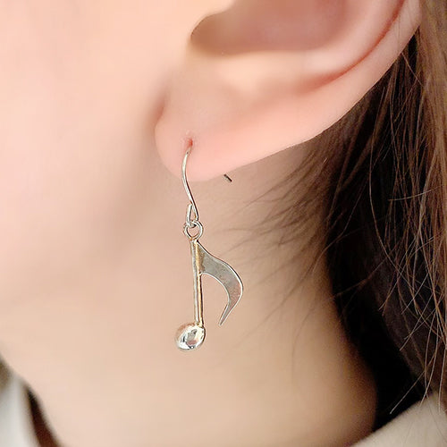 8分音符ピアス