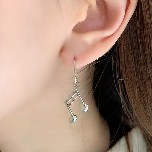 16分音符ピアス