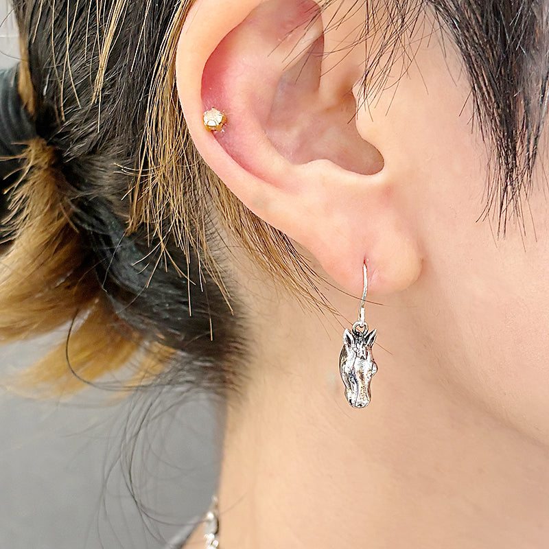 馬面ピアス